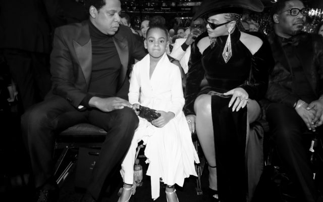 THE CARTERS…JAY-Z, BEYONCE & BLUE IVY SIT DURING “BIG GAME” NATIONAL ANTHEM!?