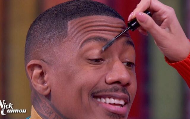 Nick Cannon demonstrates some DIY beauty products!?